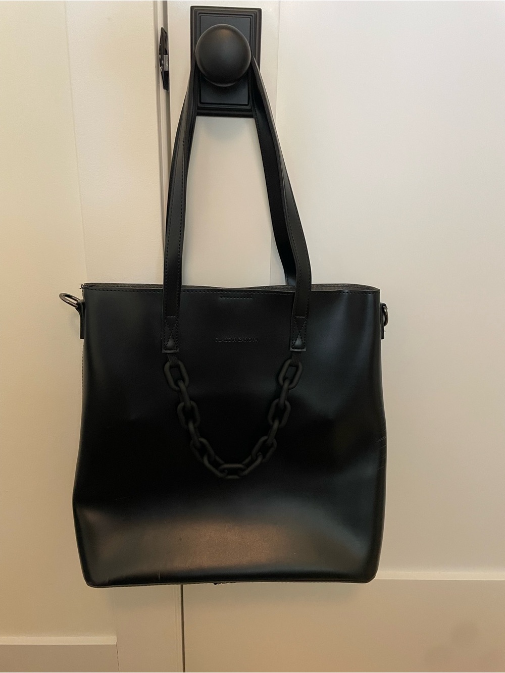 Claudia Canova Women's Shoulder Bag with Chain Accent